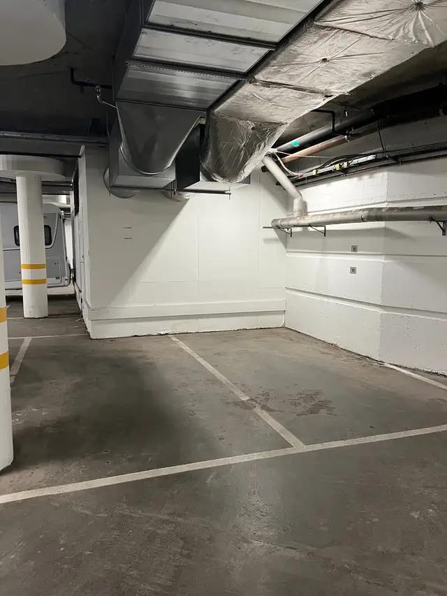 P-plass i lukket garasjeanlegg